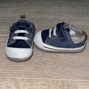 See Kai Run Stevie II Sneaker Baby Walker Size 4 Blue Denim